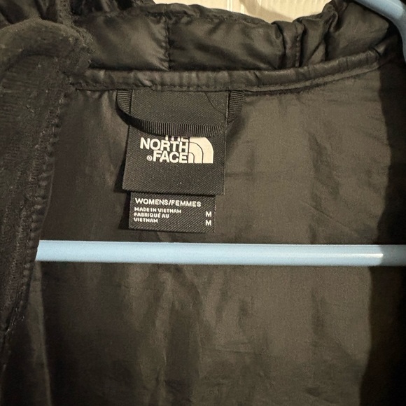 Women's The North Face Thermoball
Hooded Parka - Picture 3 of 5